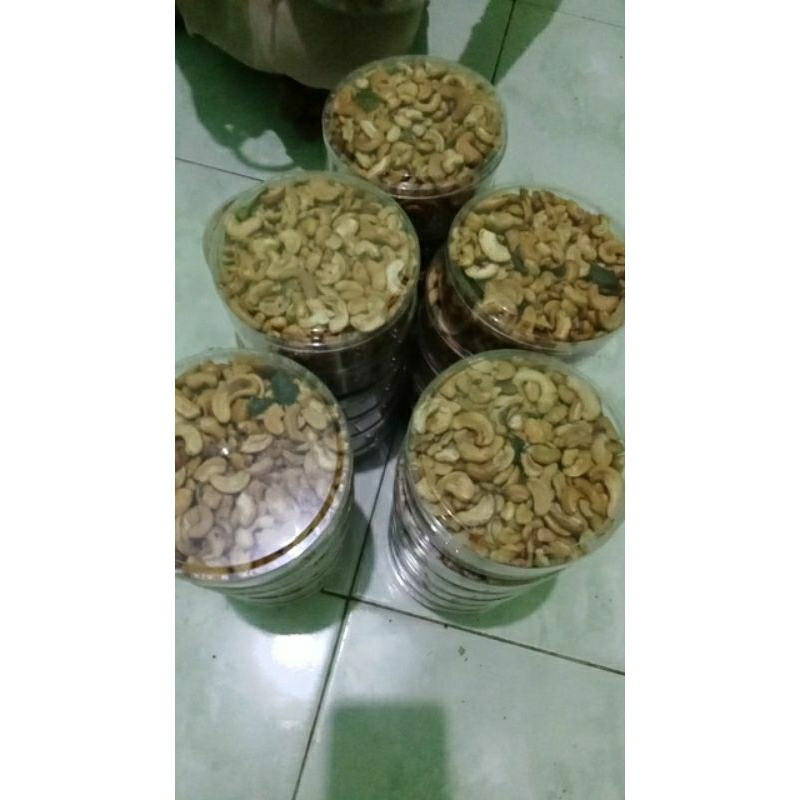 

kacang Mede patahan original 200gram
