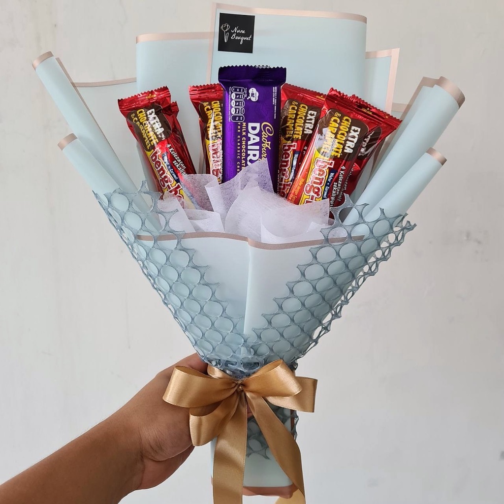 

Buket Coklat Campur (COKLAT DAIRY MILK 62gr & BENG-BENG 20gr) Buket Wisuda/birthday/Hari Guru/Valentine