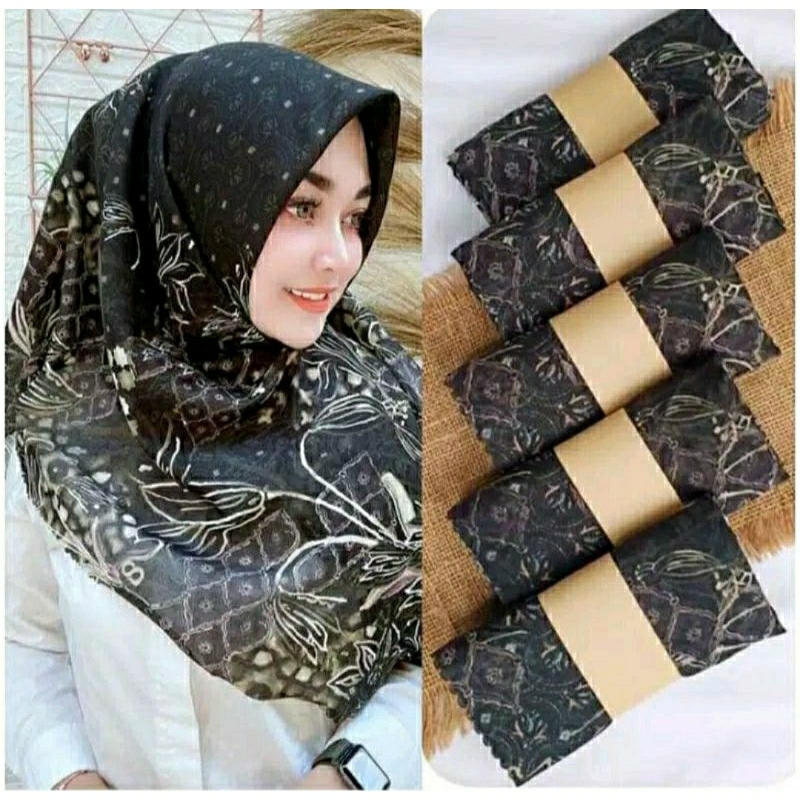 Kerudung Segi Empat Motif Ranyy hitam//Hijab Segi Empat Motif Ranyy hitam