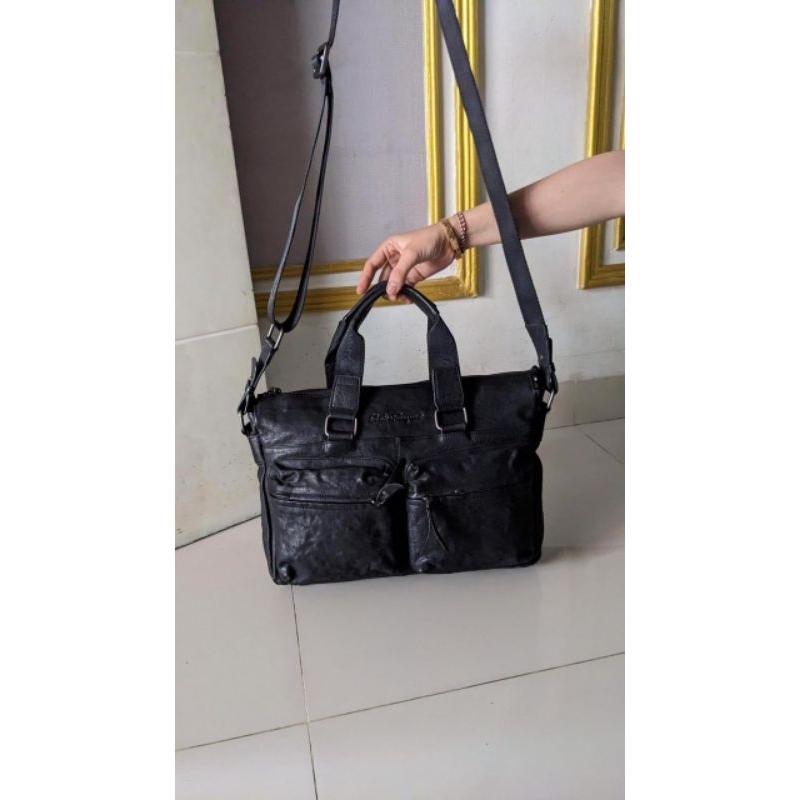 SALVATORE FERRAGAMO Sling Bag Black Leather 100% AUTHENTIC ORIGINAL Made In Italy