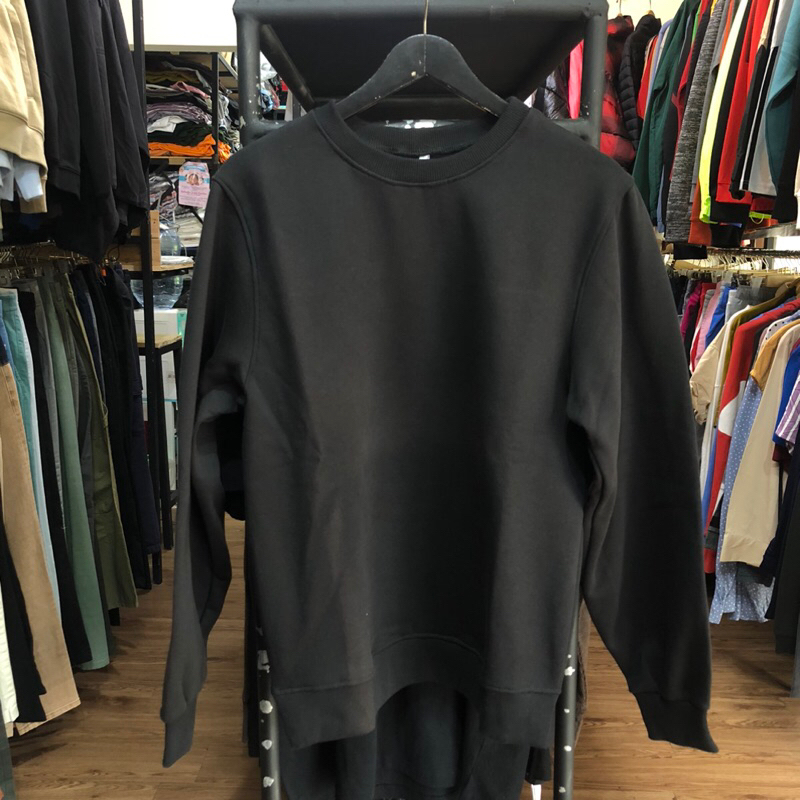 CREWNECK POLOS HITAM