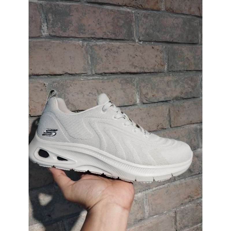 NEW ARRIVAL SEPATU SKECHERS MENS SPORT BOBS UNITY