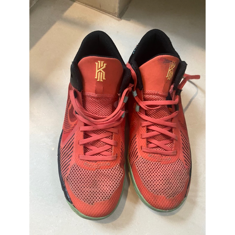 sepatu basket kyrie irving