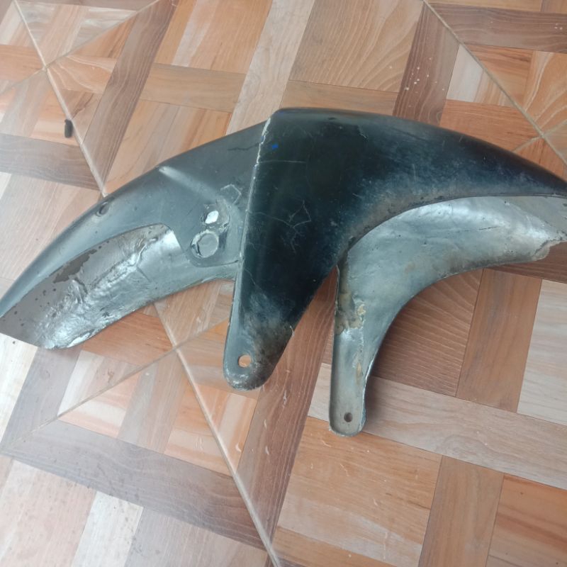 spakbor Suzuki RGR jumbo tornado slebor front fender Ori