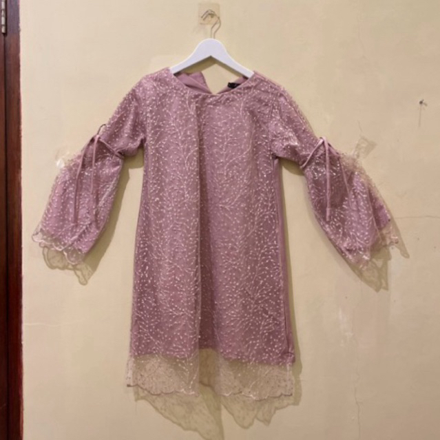 Preloved Nuna Tunik Akita.id beserta rok batik