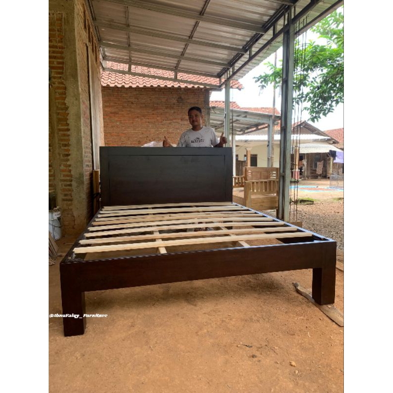 Dipan Minimalis, Tempat Tidur Minimalis Kayu Jati, Dipan Minimalis Kayu Jati
