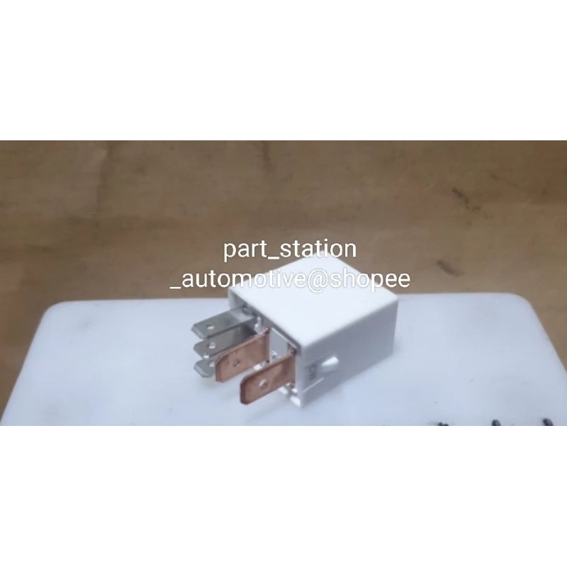 RELAY OMRON 24 VOLT MITSUBISHI CANTER MK387785
