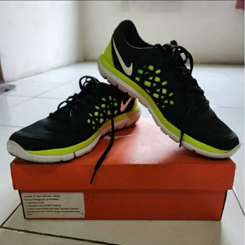 sepatu lari pria nike flex second original sz 42