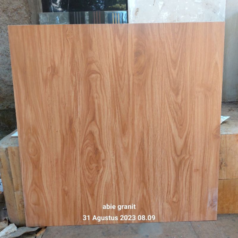 Granit torch 80x80 motif kayu tua mahoni