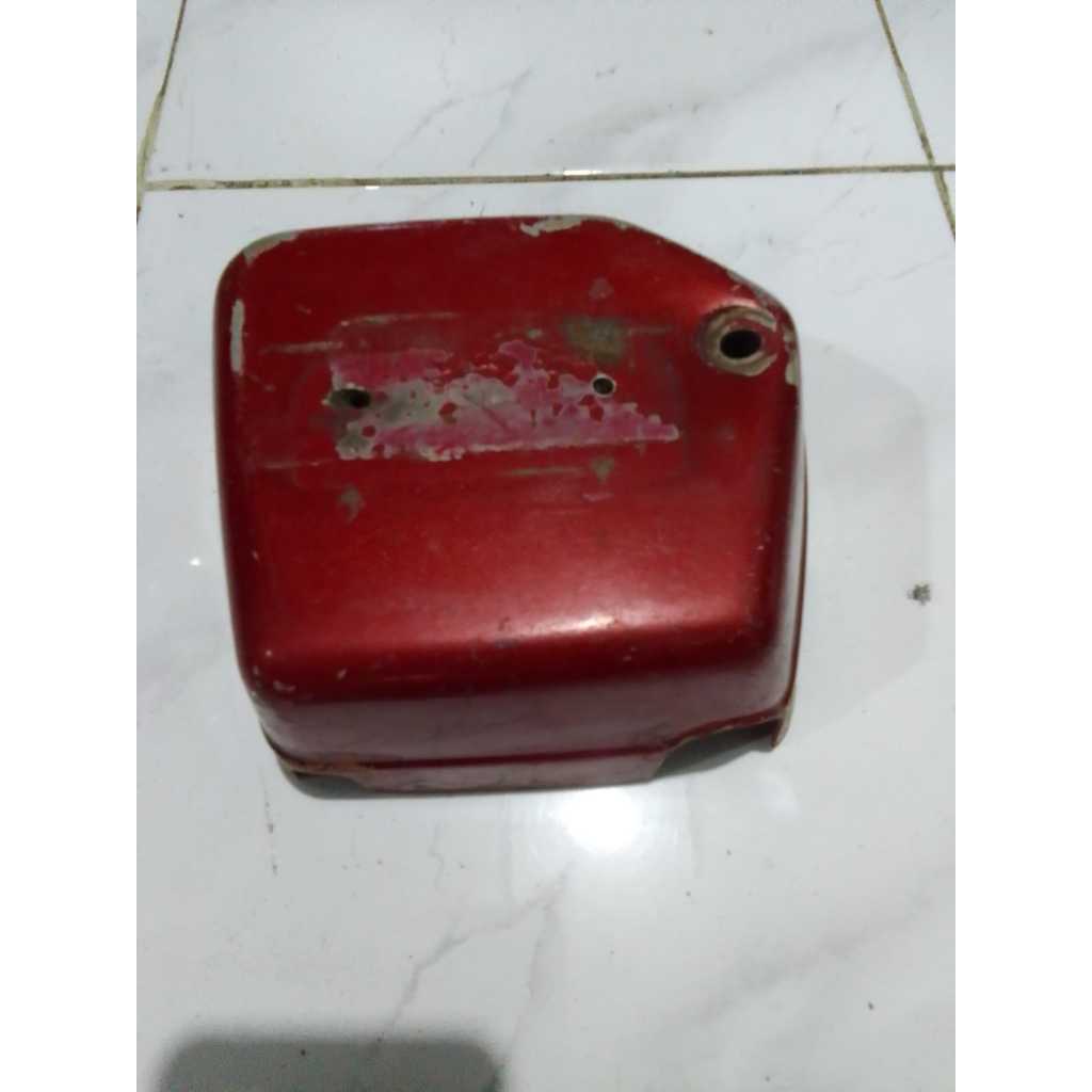 Cover Tutup Box Aki Kanan V80 V 80 Super Deluxe Original