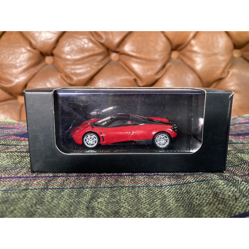 Kyosho 1/64 Pagani Huayra