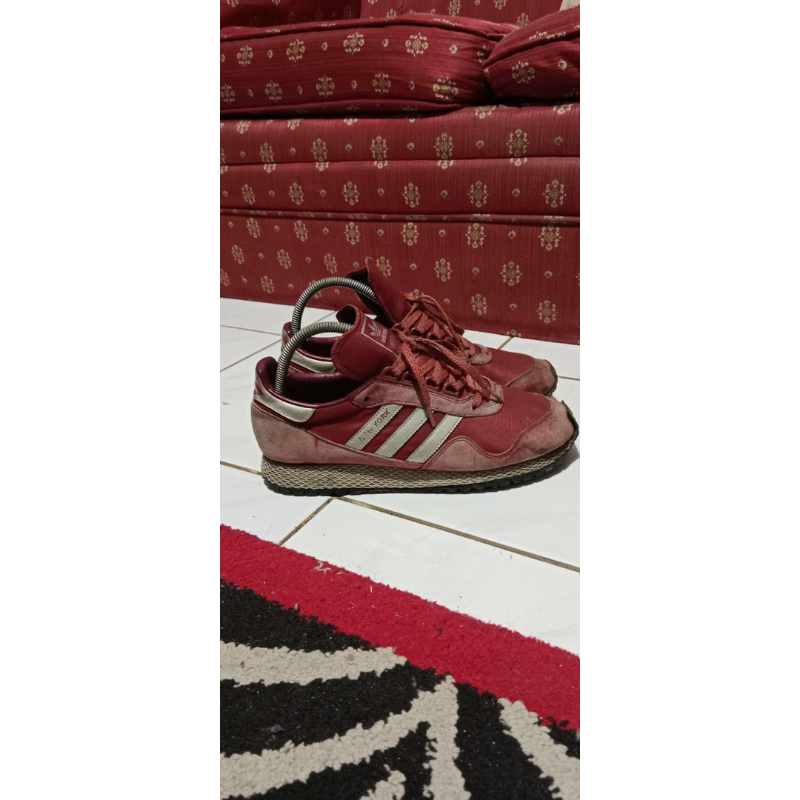 new york adidas 42
