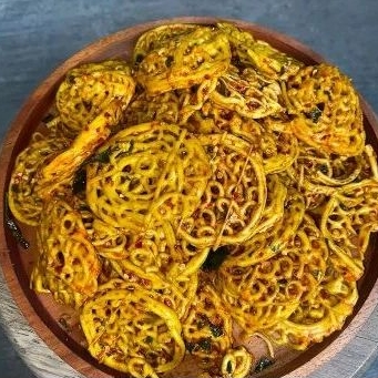 

MAMACIN - SEBLAK KENCUR BANTET KERUPUK MIE KUNING 500gr