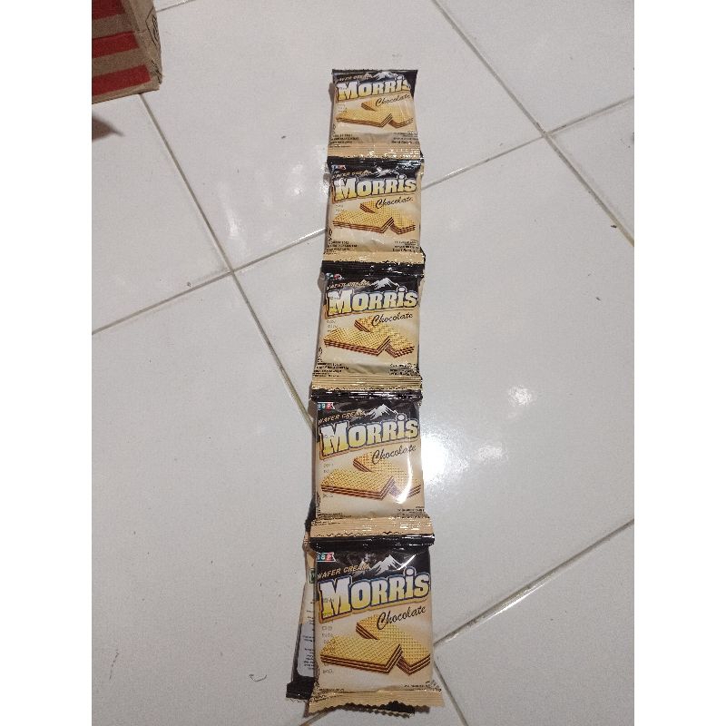 

Snack Wafer Moris rasa cokelat 1 renceng isi 10 pcs