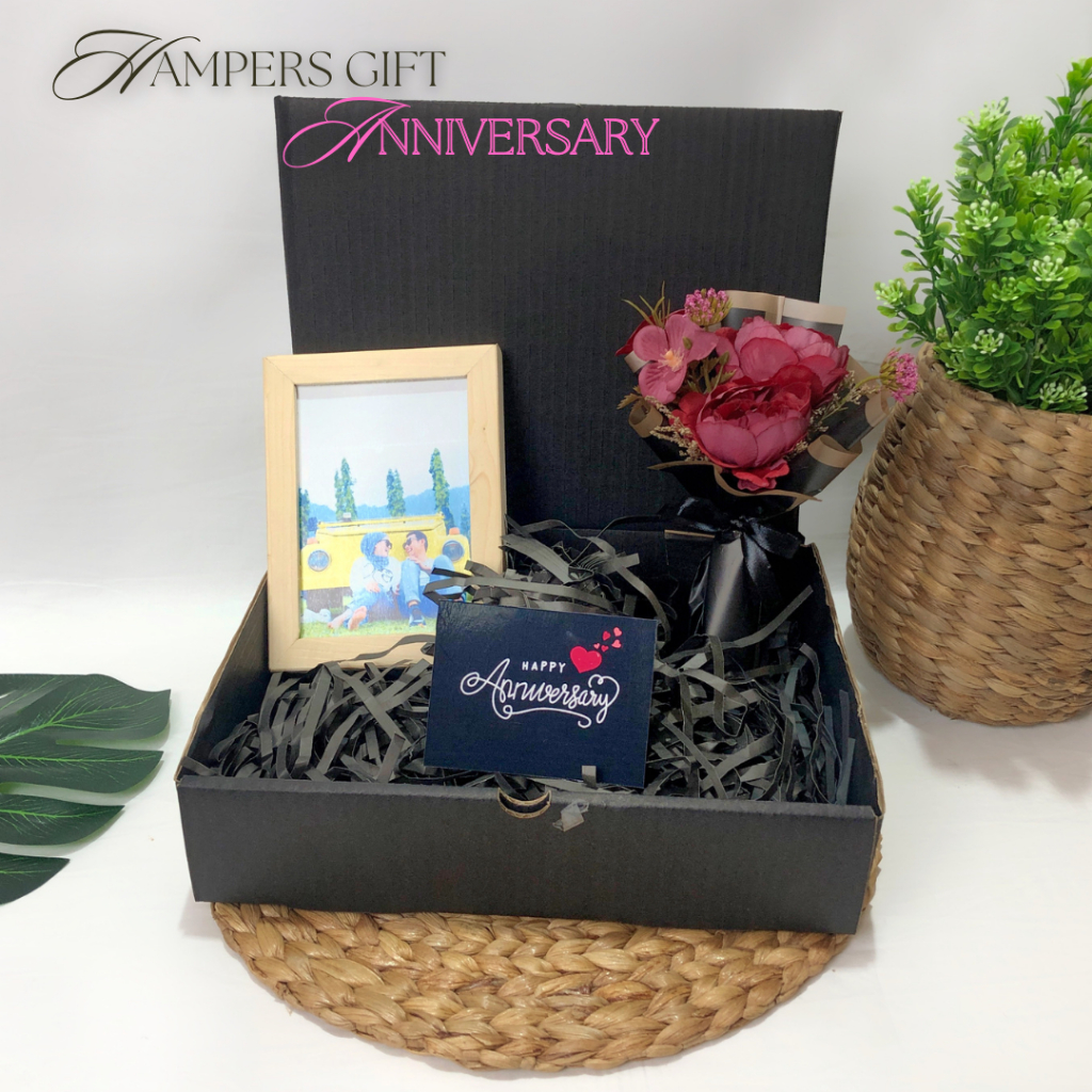 KADO ANNIVERSARY HAMPERS GIFT BOX KADO ULANG TAHUN CEWEK ISI FRAME FOTO BUKET BUNGA BOX HITAM