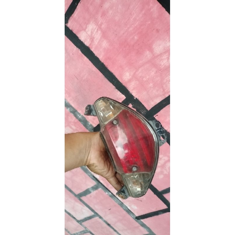 lampu belakang suzuki spin