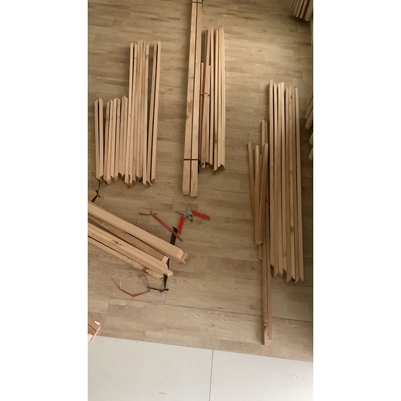 

Span kanvas lonjoran ( belum di rangkai ) dengan ketebalan kayu 2 x 3 dan 2 x 4