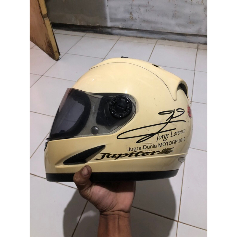 helm full face yamaha jupiter ediisi lorenzo juara dunia 2010