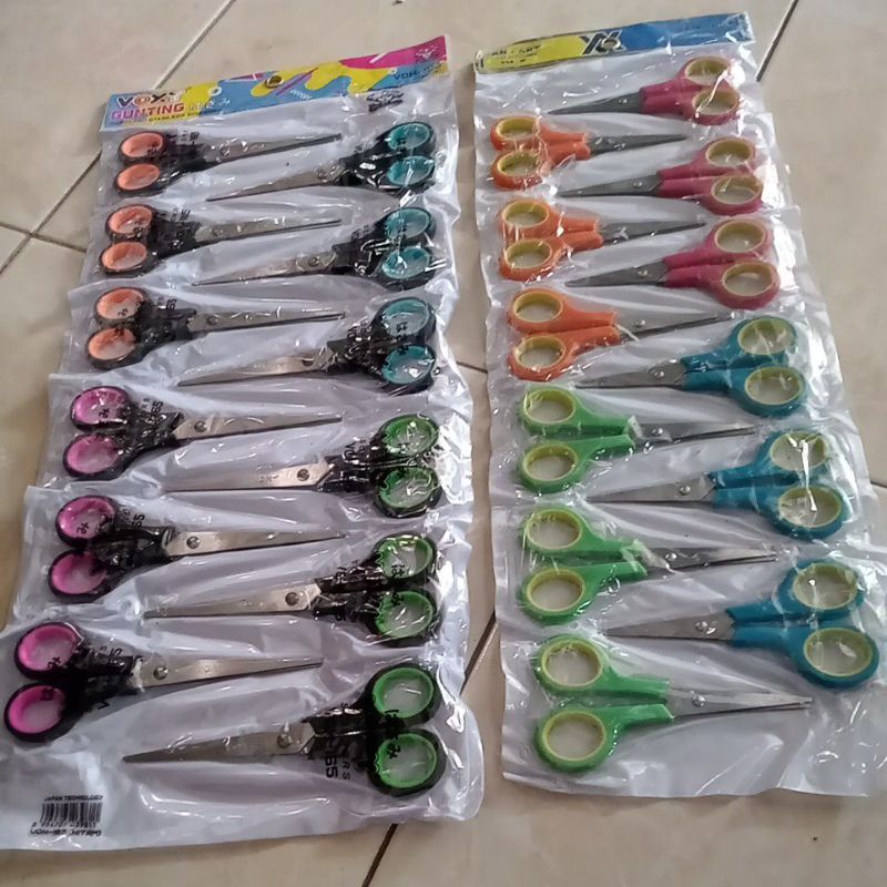 

gunting rentengan isi 12