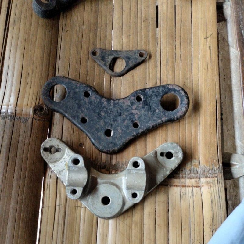 segitiga suzuki a100 original nos