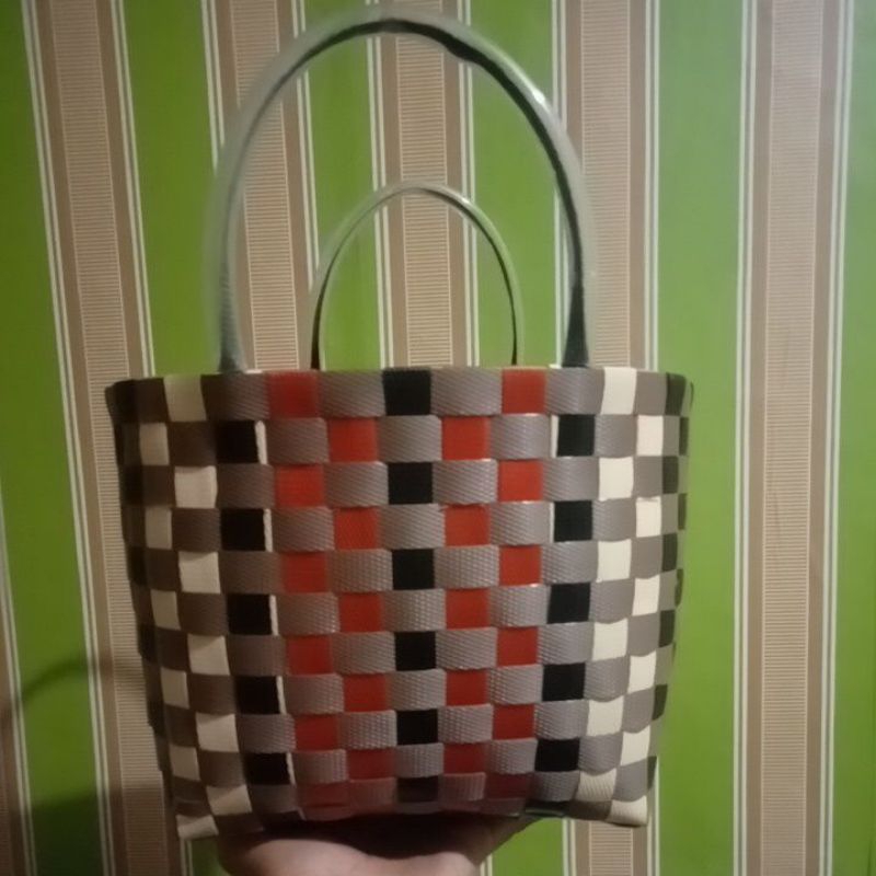 

tas kado/tas sofenir/tas belanja/tas mini/tas anyaman plastik(P L T) 20X14X19