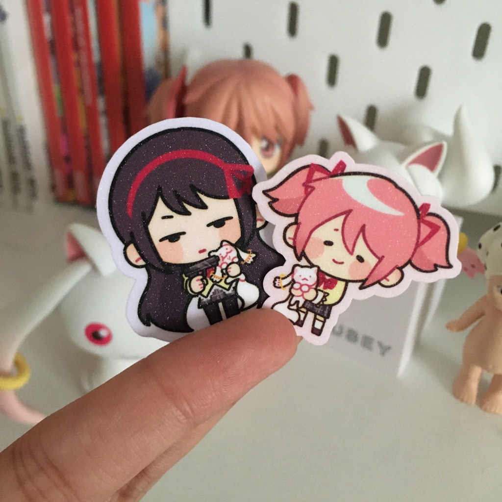 

MOKKACLUB | "Mini Glitter Sticker" | Fan Merch: Puella Magi Madoka Magica, Kyubey, Homura | Scrapbook Bujo Lokal, Anime Hadiah