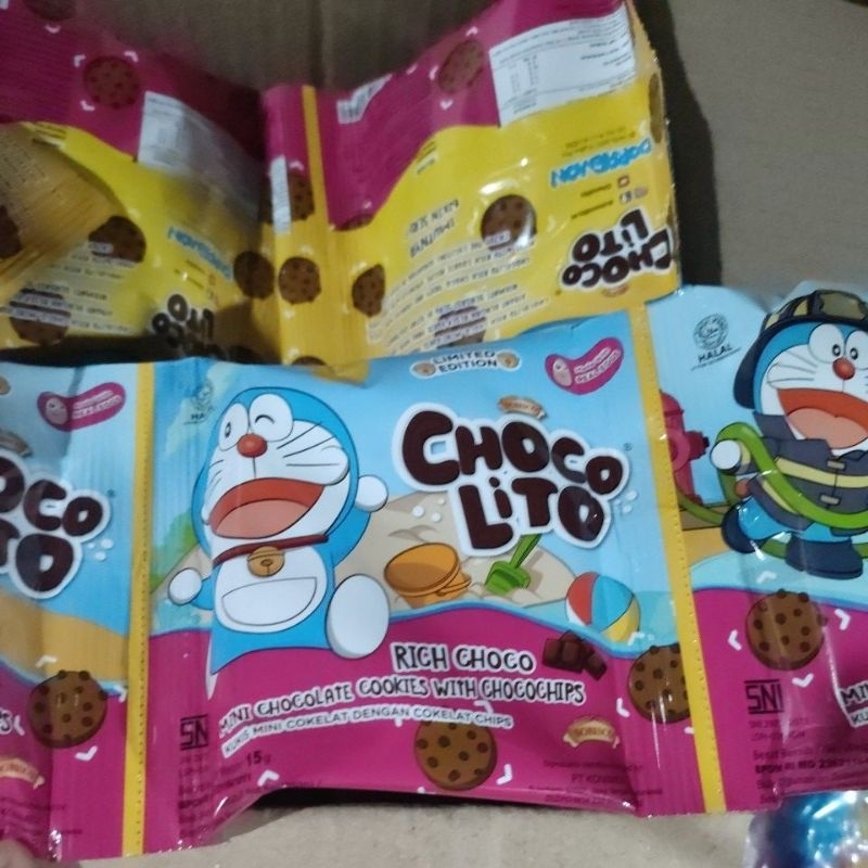 

Choco Lito rich choco mini chocolate cookies with chocochips