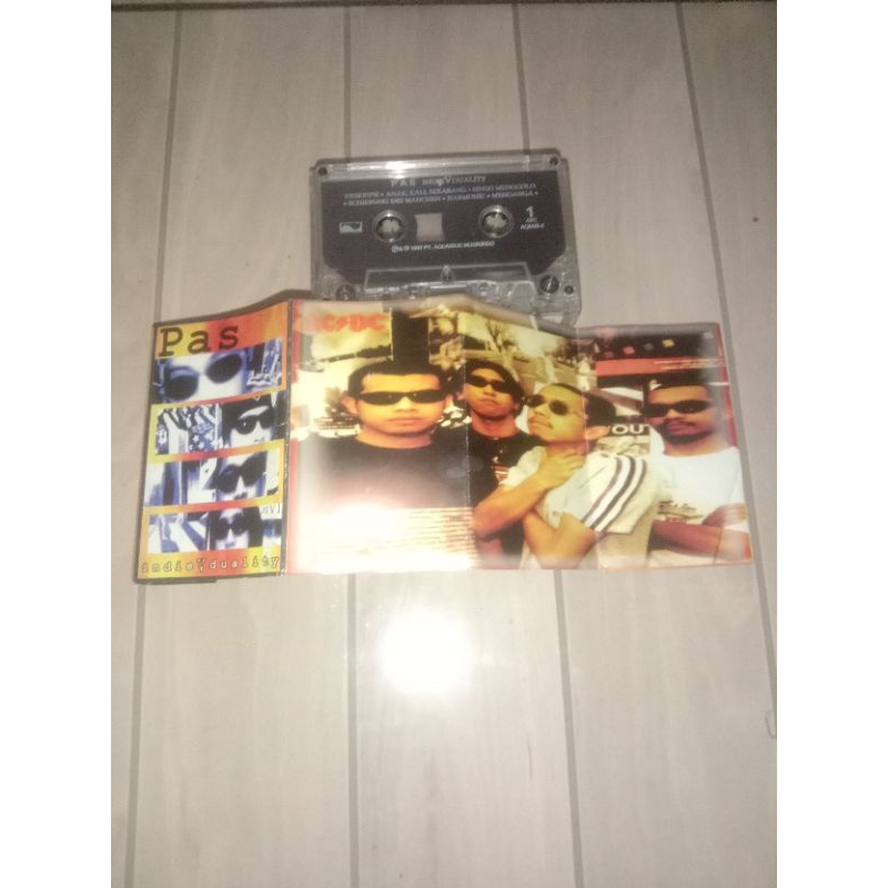 kaset pita pas band indieviduality