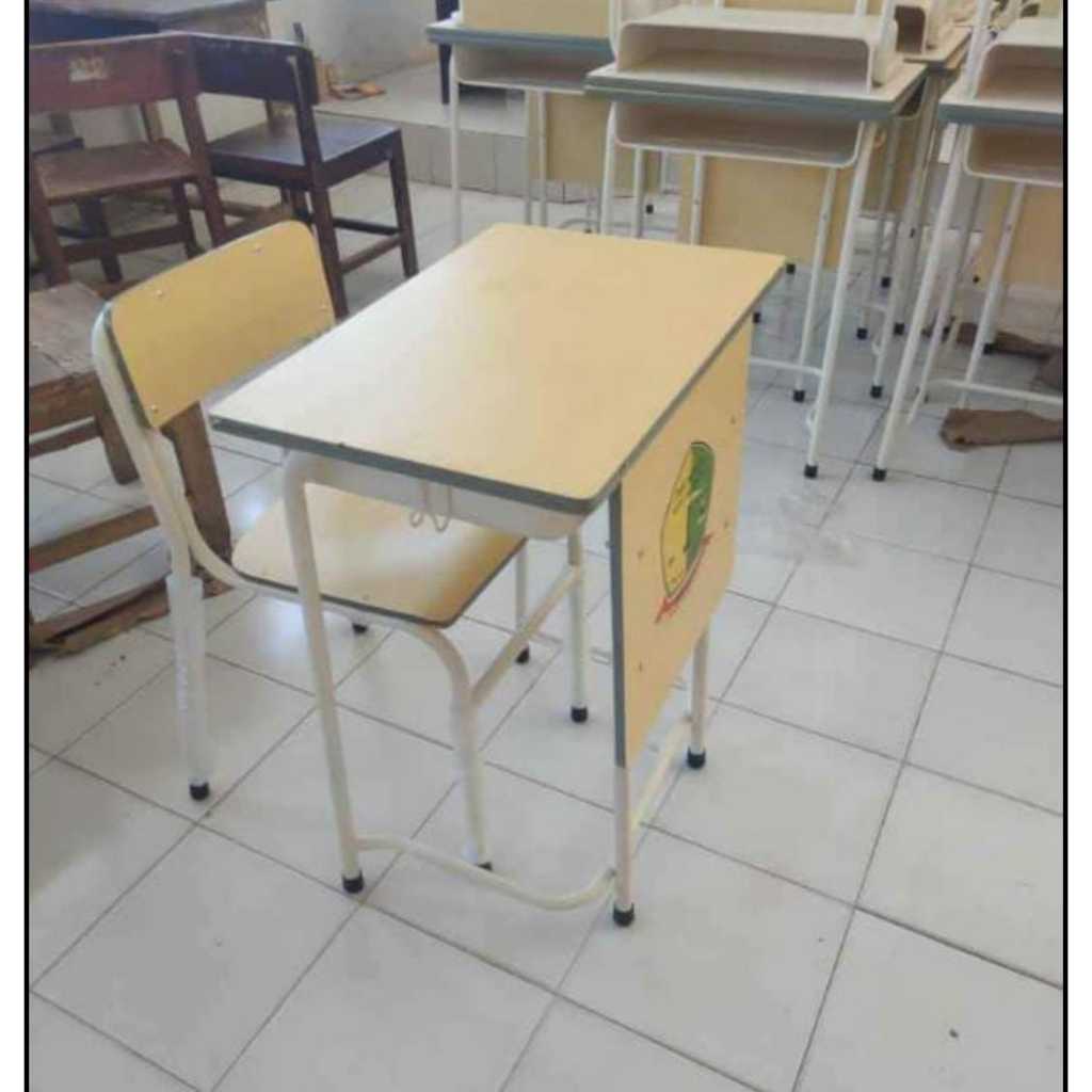 

Set Meja Kursi Sekolah