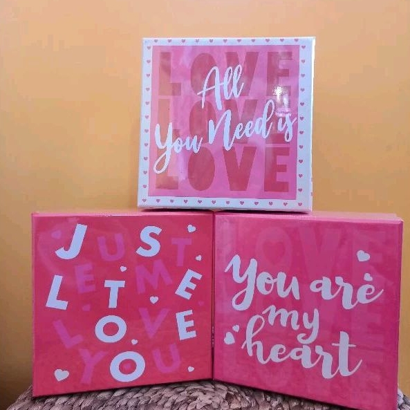 

NESTED GIFT BOX LOVE