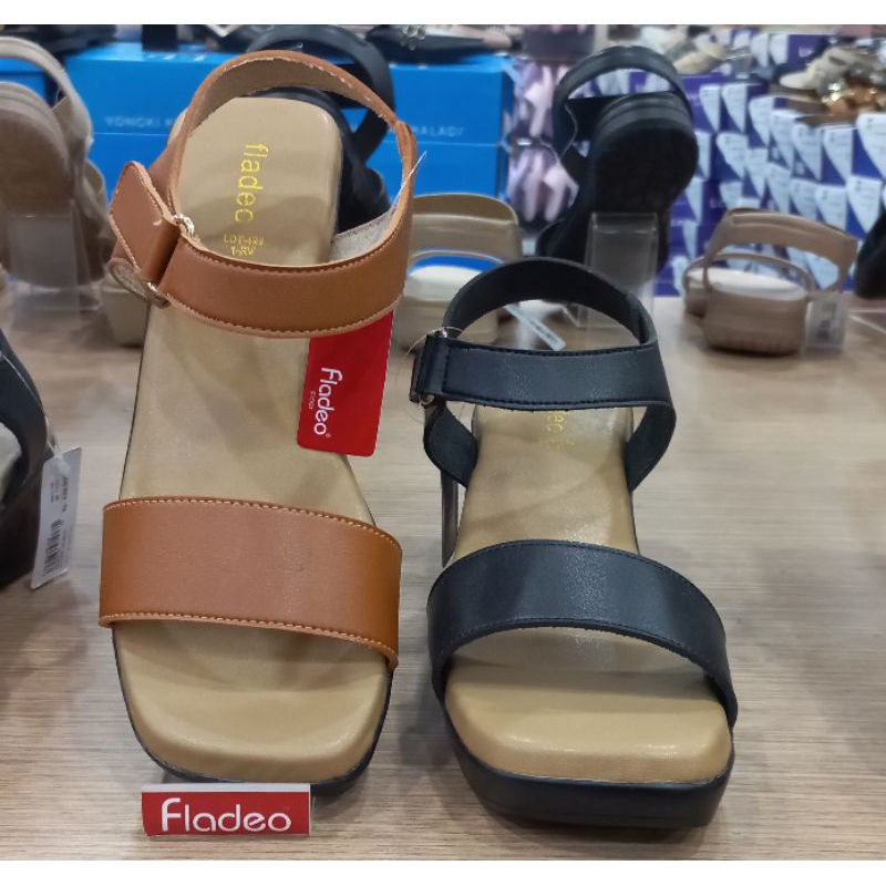 Sandal wedges tali merk FLADEO