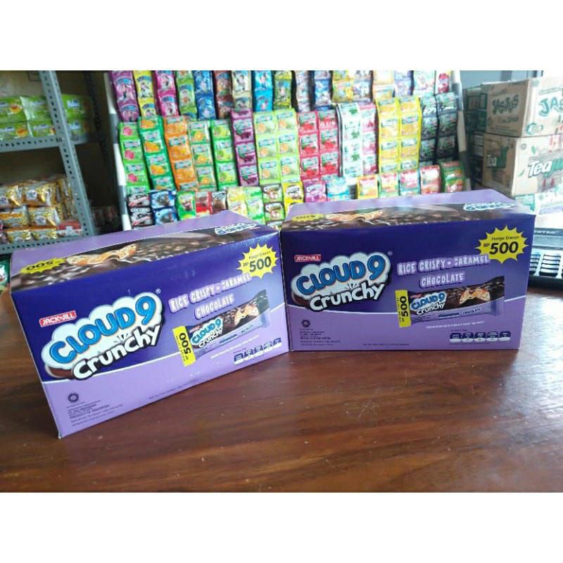 

Snack Wafer cokelat Cloud 9 kemasan box satu box isi 24 pcs