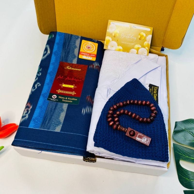 HAMPERS baju koko sarung dewasa Kado ulang tahun wisuda Hampers gift box cowok cakep  Hampers koko d