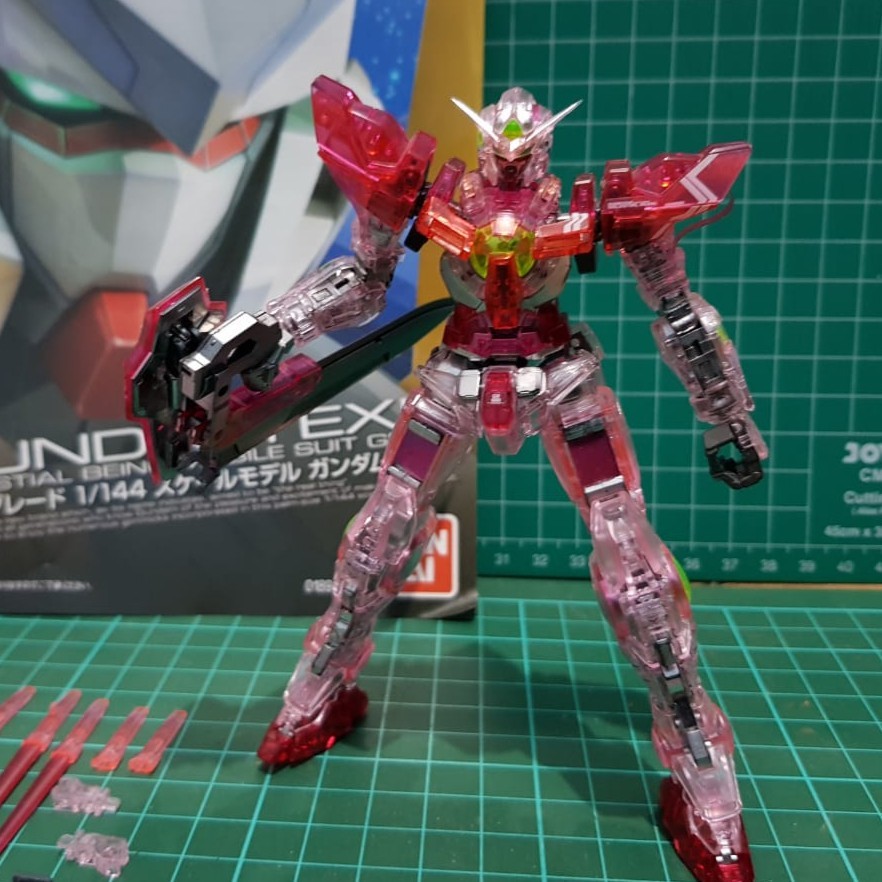 GUNDAM BANDAI RG CLEAR TRANS AM EXIA
