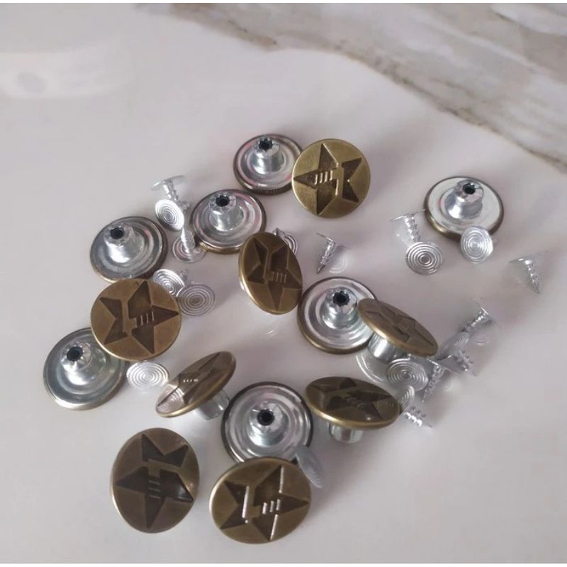 Kancing Jeans, Diameter standar 17mm, Pemasangan mudah cukup digetok bagian pakunya​​​​​​​Harga/1pcs