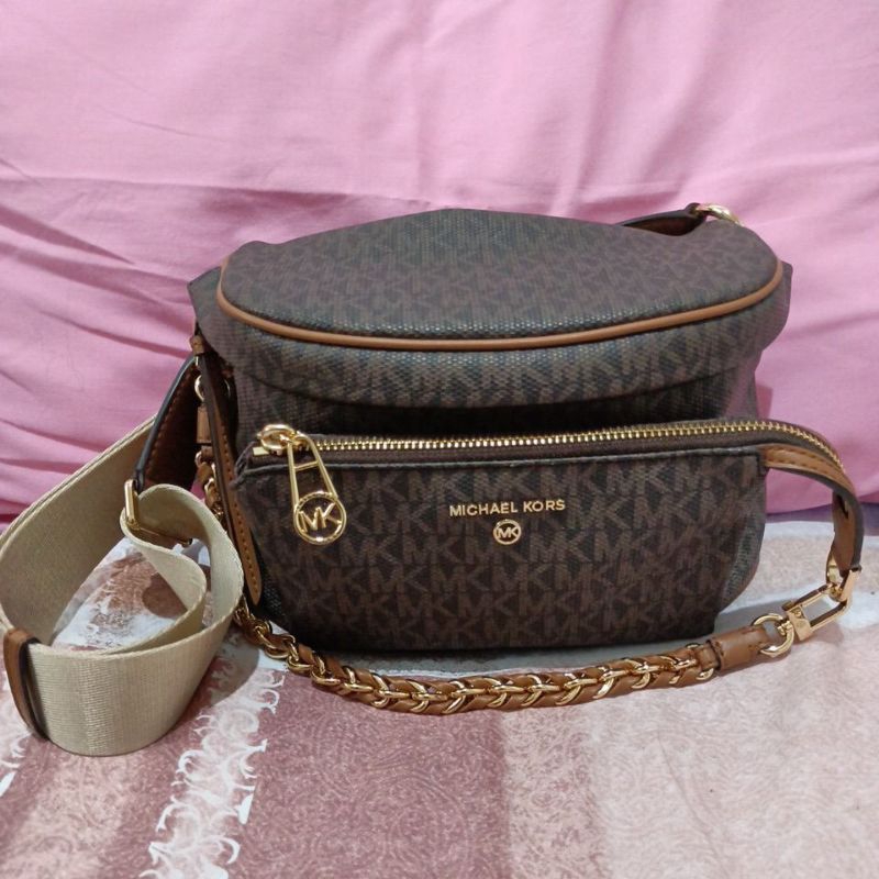 Tas MK Slater Medium Sling Pack Messenger Signature Brown