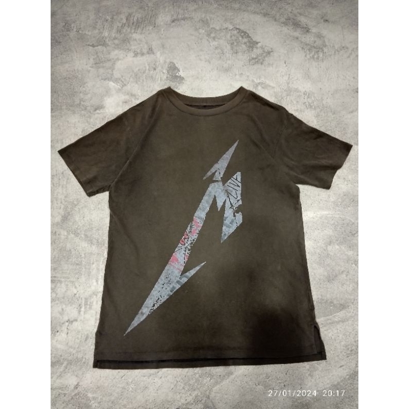 kaos pria uniqlo x metalica