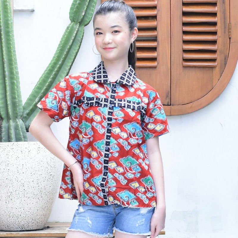 Atasan Batik Anak Mega Mendung Berkerah Berkancing Batik Anak Sekolah Halus