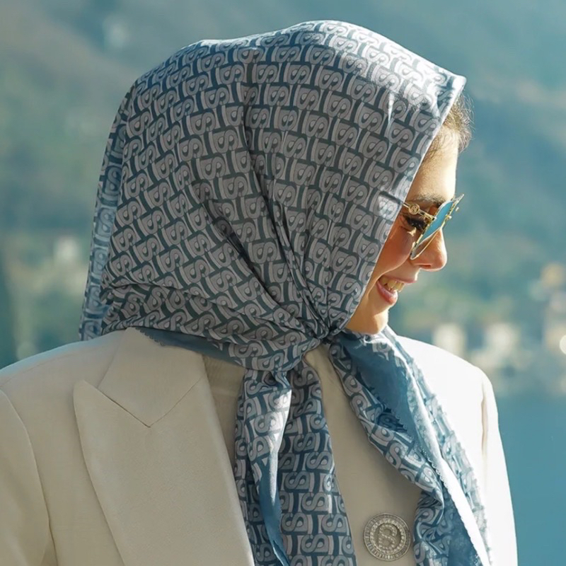 Preloved Buttonscarves Bimu Faded Denim