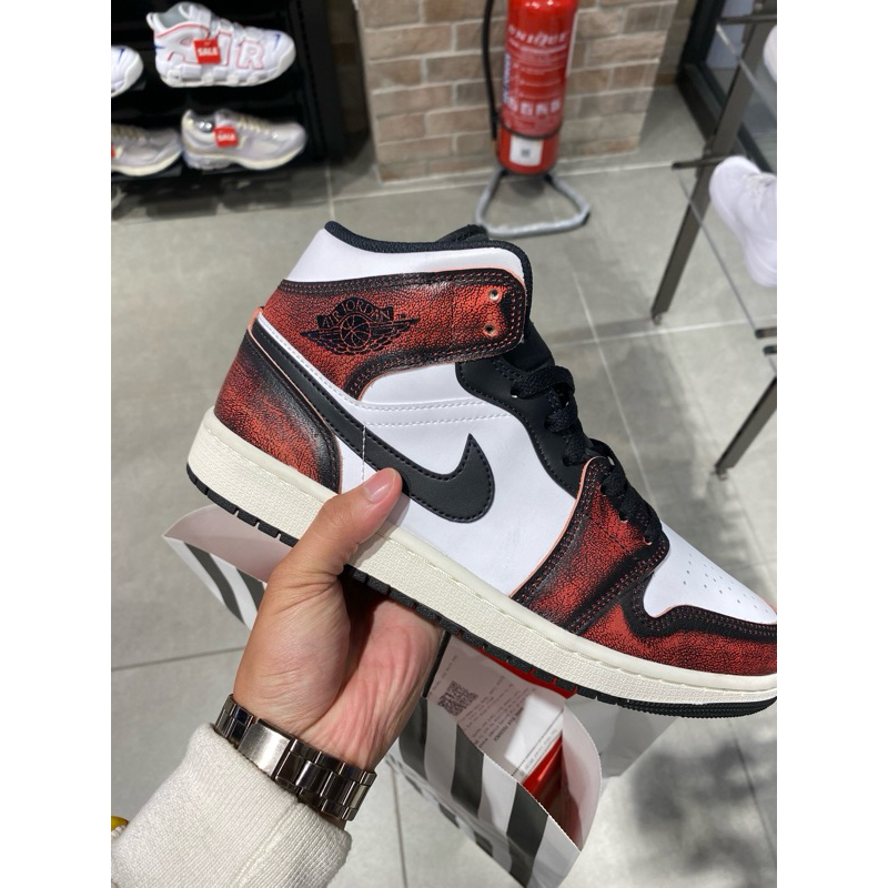 jordan 1 mid red