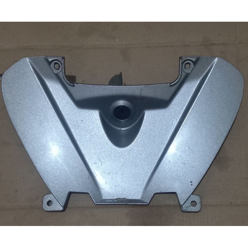 cover frame upper center suzuki gsx 150 r s bekas original tutup tengah jok bodi
