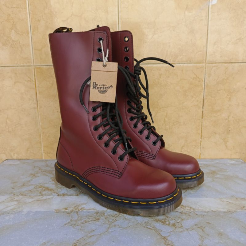 dr martens 1914 (14 hole) red cherry