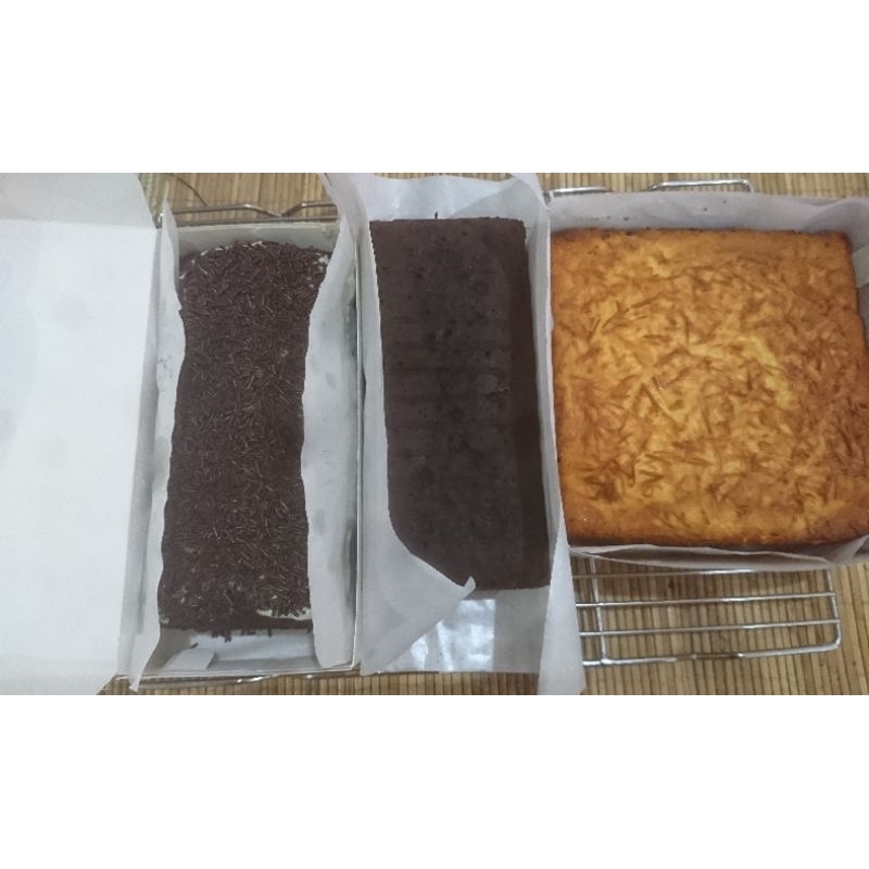

bolu keju ( keju diluar & di dalam)