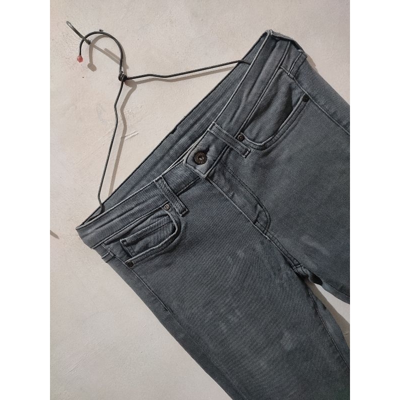 Celana Jeans Uniqlo Basic Grey