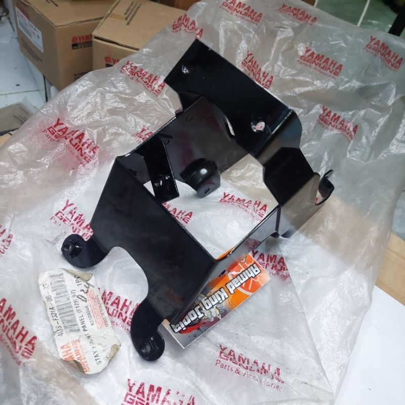 Braket dasi depan f1zr original yamaha 4us f331a 00 33