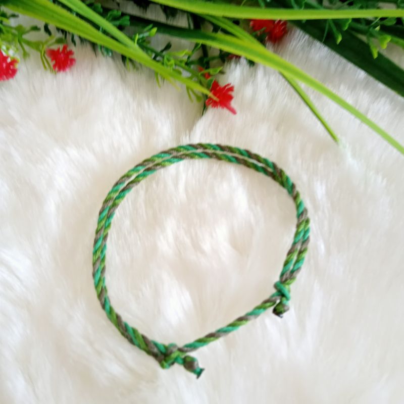 gelang benang/gelang tali/ gelang tridatu/gelang benang jahit