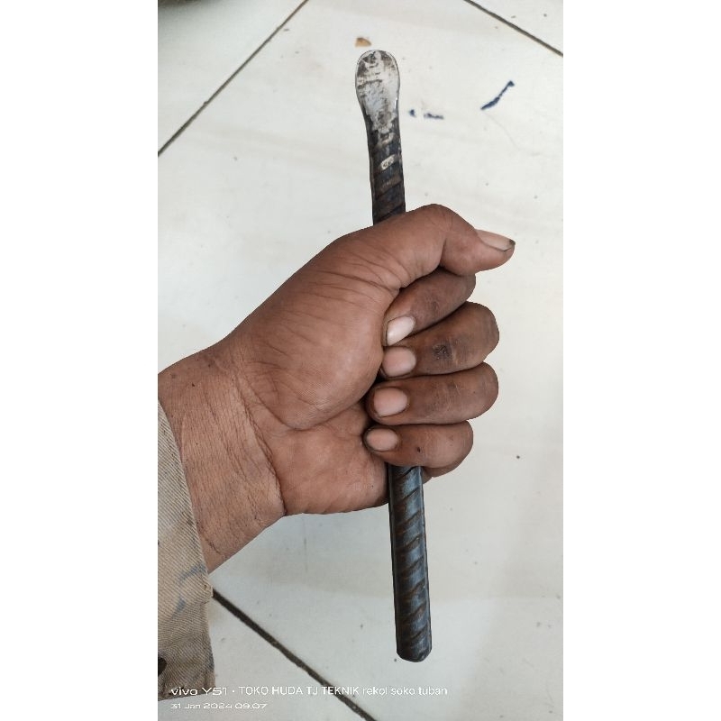 cukit ban 13mm 24cm besi ulir