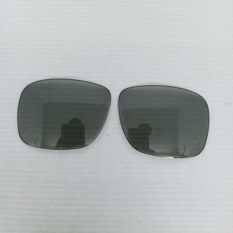 Oakley Holbrook Asian Fit Photocromic grey to black lens