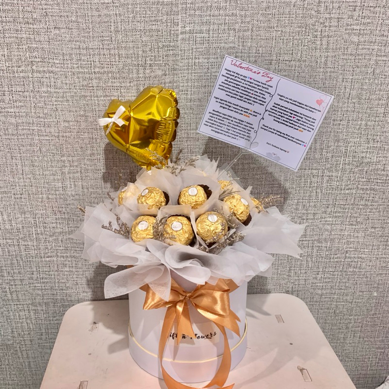 

Bloom Box Bunga Coklat Ferrero Rocher / Kado Ulang Tahun / Kado Wisuda / Kado Valantine