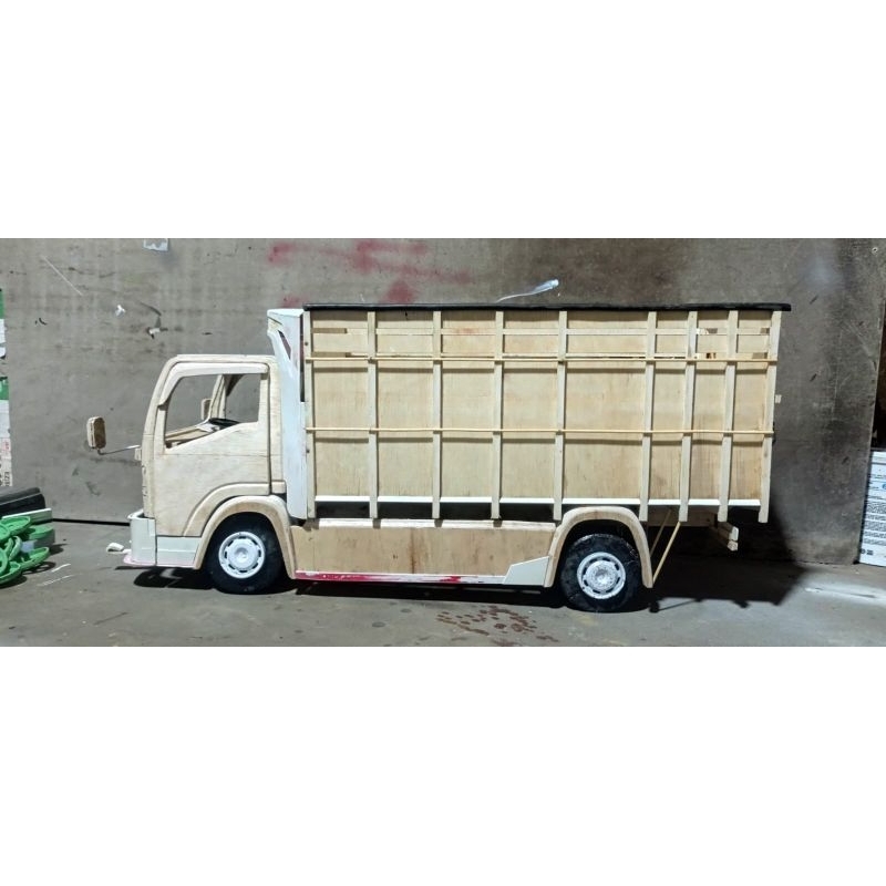 mentahan miniatur truk giga nmr 71